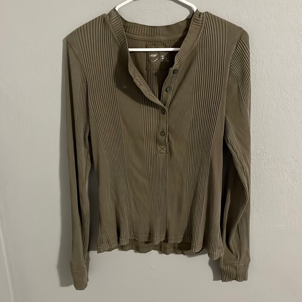 Aerie road-trip long sleeve Henle